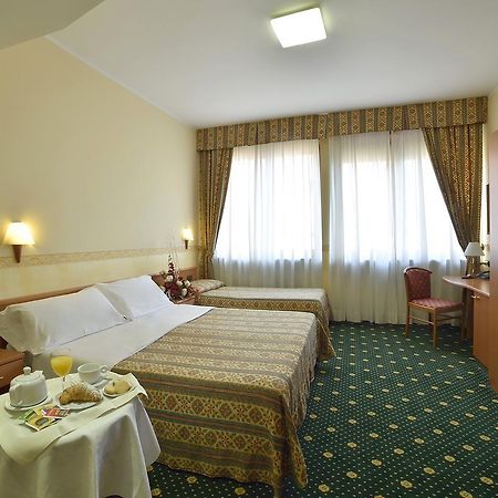 Dropiluc Hotel Druento Ngoại thất bức ảnh