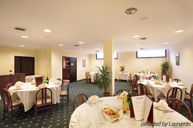 Dropiluc Hotel Druento Nhà hàng bức ảnh