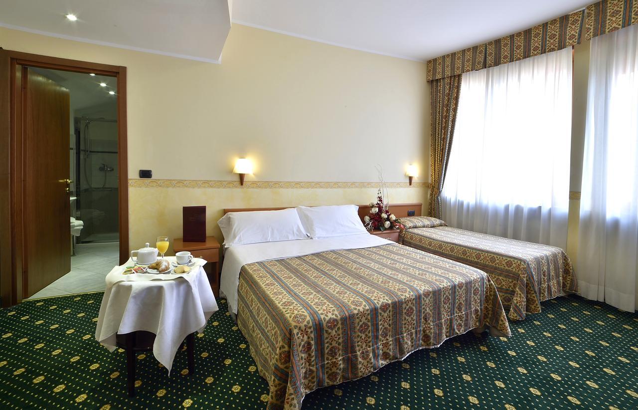 Dropiluc Hotel Druento Ngoại thất bức ảnh