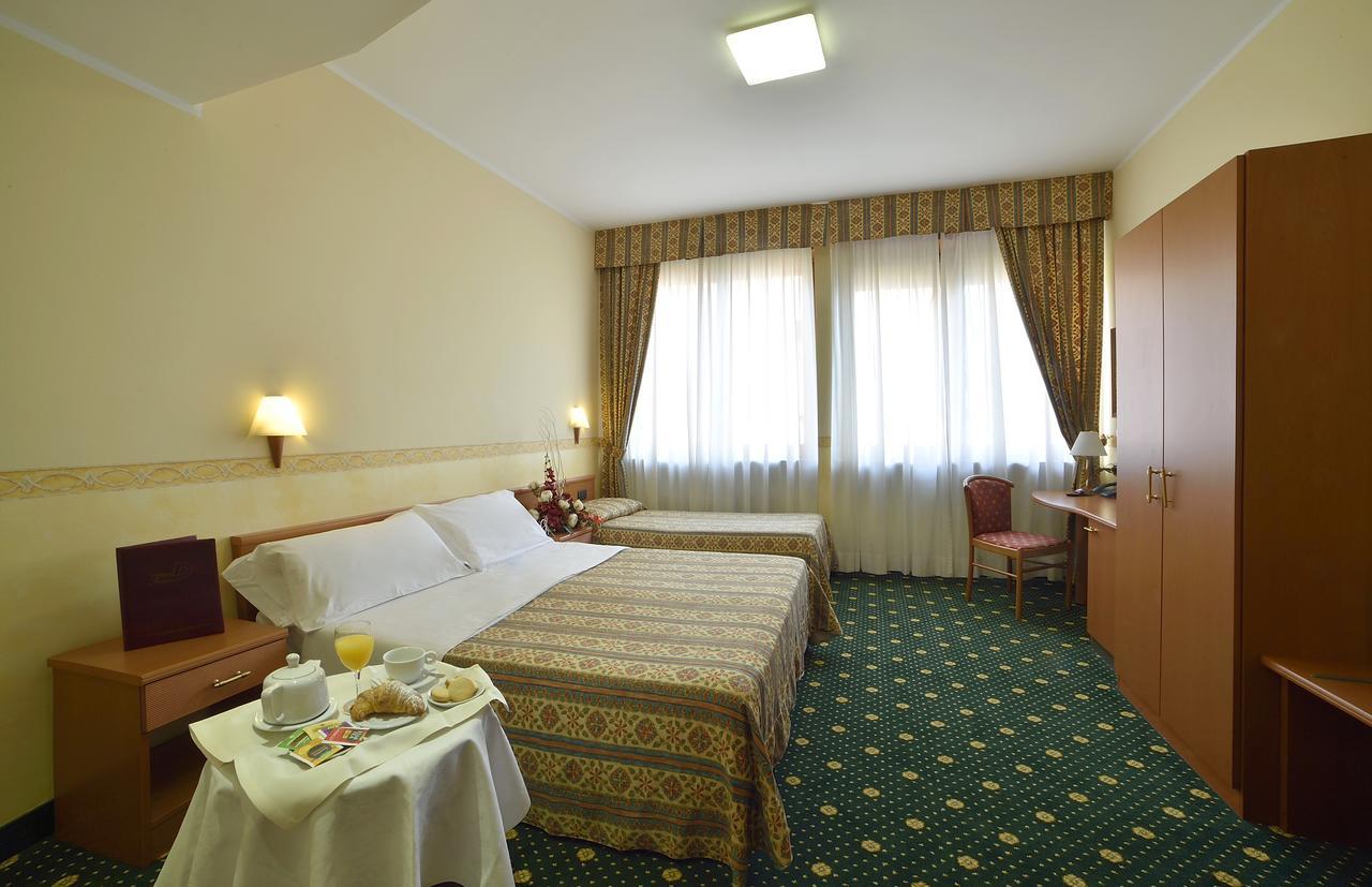 Dropiluc Hotel Druento Ngoại thất bức ảnh