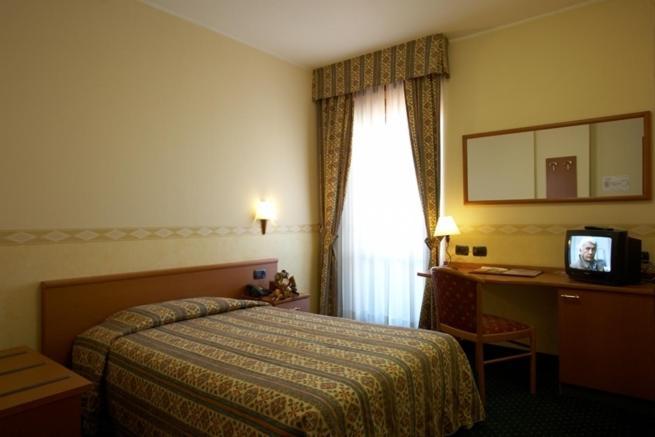 Dropiluc Hotel Druento Phòng bức ảnh